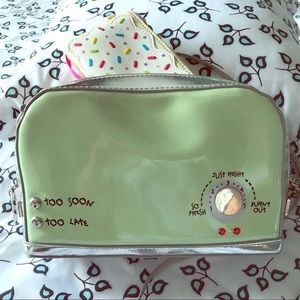 Betsey Johnson TOASTER/Poptart purse